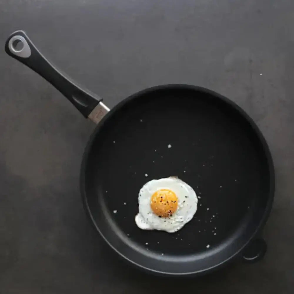 AMT Gastroguss Non-Stick Tossing Pan 24cm